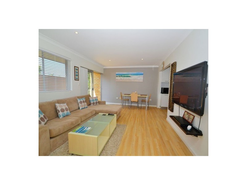 2/26 Parry Avenue, Terrigal NSW 2260