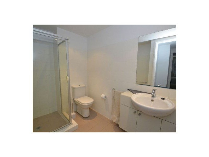 121/80 John Whiteway Drive, Gosford NSW 2250