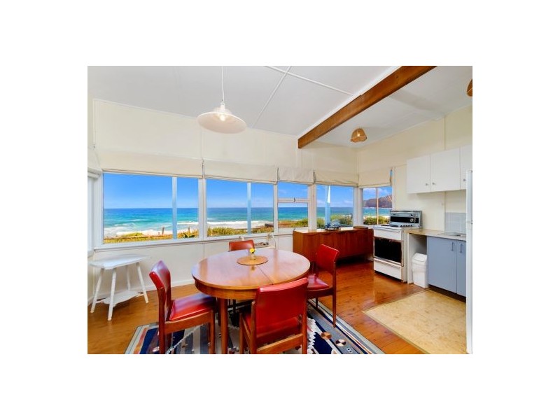 10 North Avoca Parade, North Avoca NSW 2260