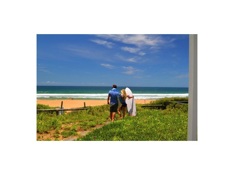 10 North Avoca Parade, North Avoca NSW 2260