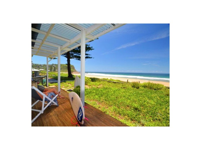 10 North Avoca Parade, North Avoca NSW 2260