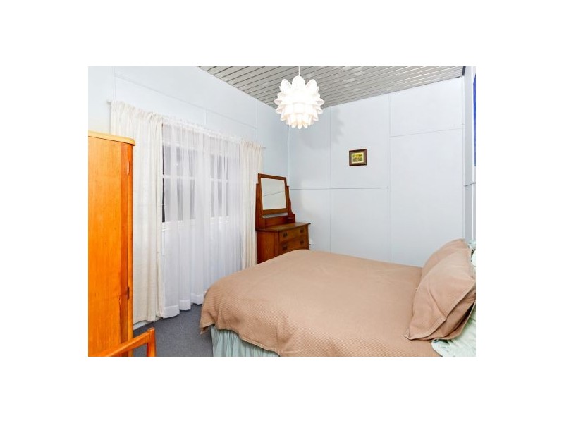 10 North Avoca Parade, North Avoca NSW 2260