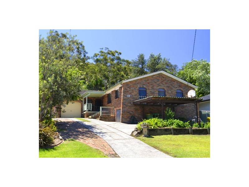 13 Angus Avenue, Wyoming NSW 2250