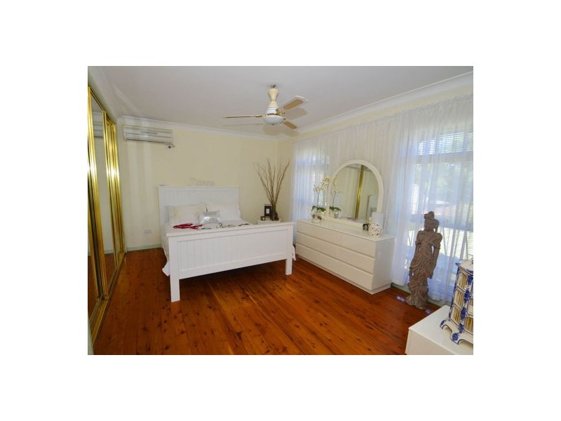 13 Angus Avenue, Wyoming NSW 2250