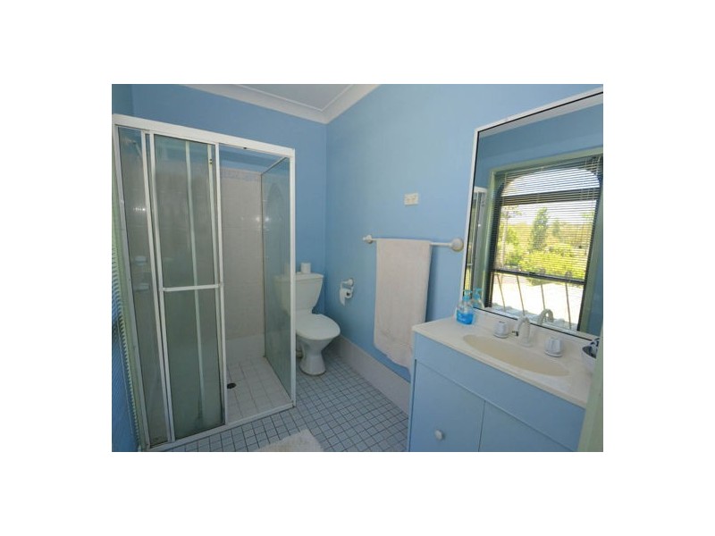 13 Angus Avenue, Wyoming NSW 2250