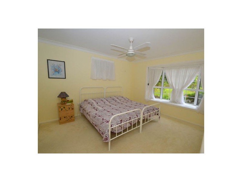 70 Lake Shore Drive, North Avoca NSW 2260