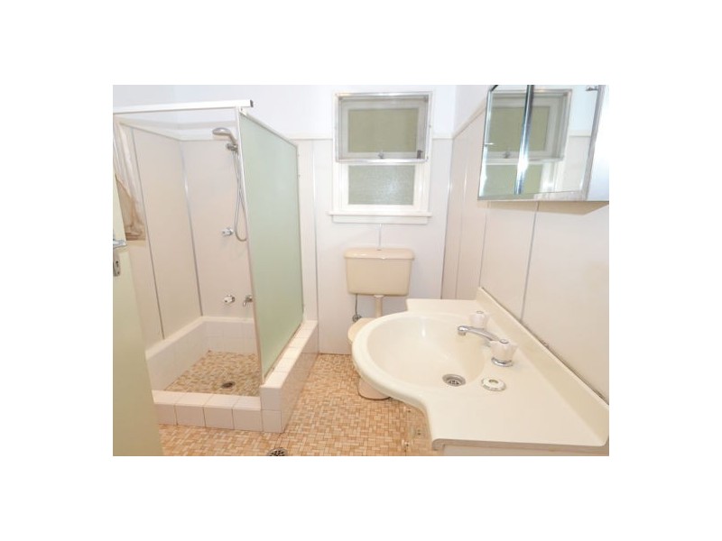 40 Narrawa Avenue, Erina NSW 2250