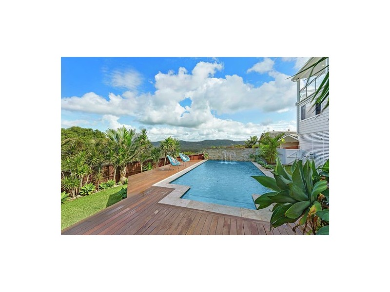17 Yakaloo Crescent, Forresters Beach NSW 2260