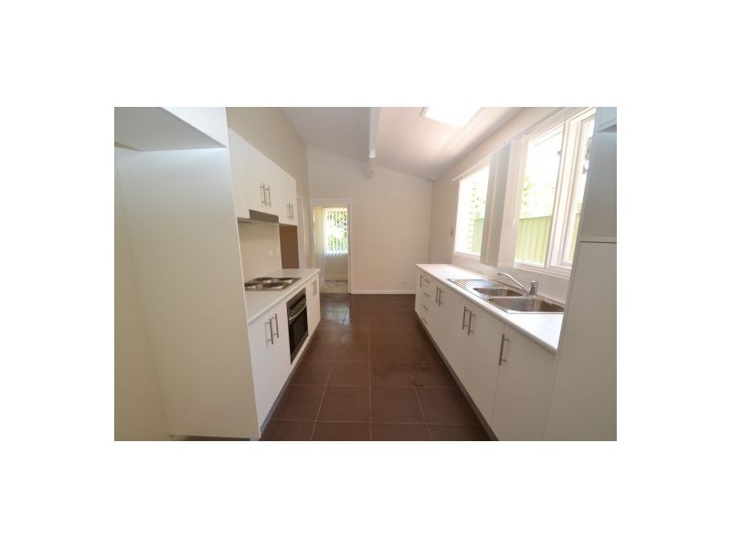 10 Larbonya Avenue, Wyoming NSW 2250