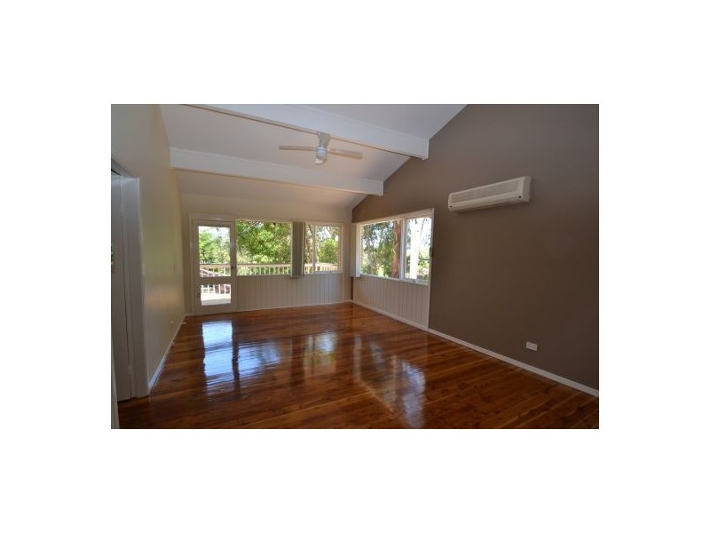 10 Larbonya Avenue, Wyoming NSW 2250