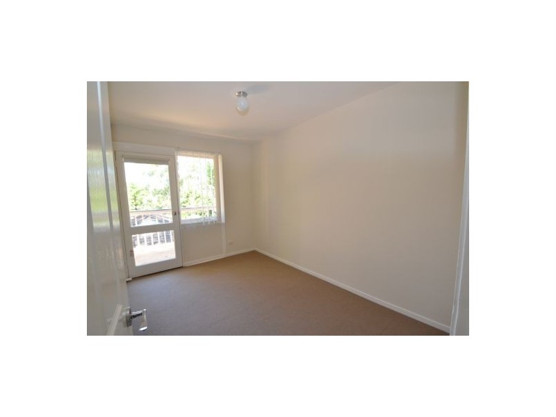 10 Larbonya Avenue, Wyoming NSW 2250