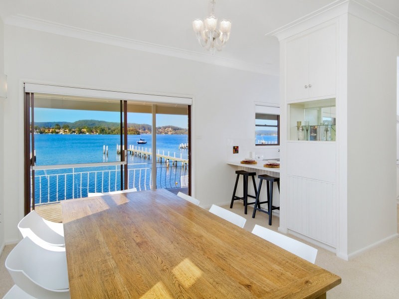 41 Kurrawa Ave, Point Clare NSW 2250