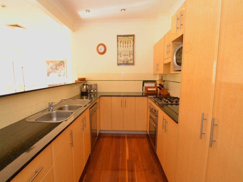 2/14 Barrington Rd, Terrigal NSW 2260