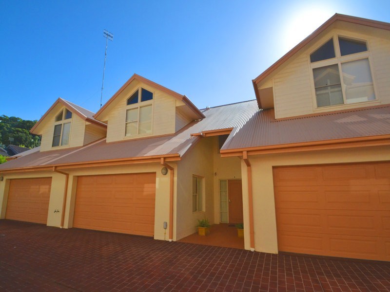 2/14 Barrington Rd, Terrigal NSW 2260