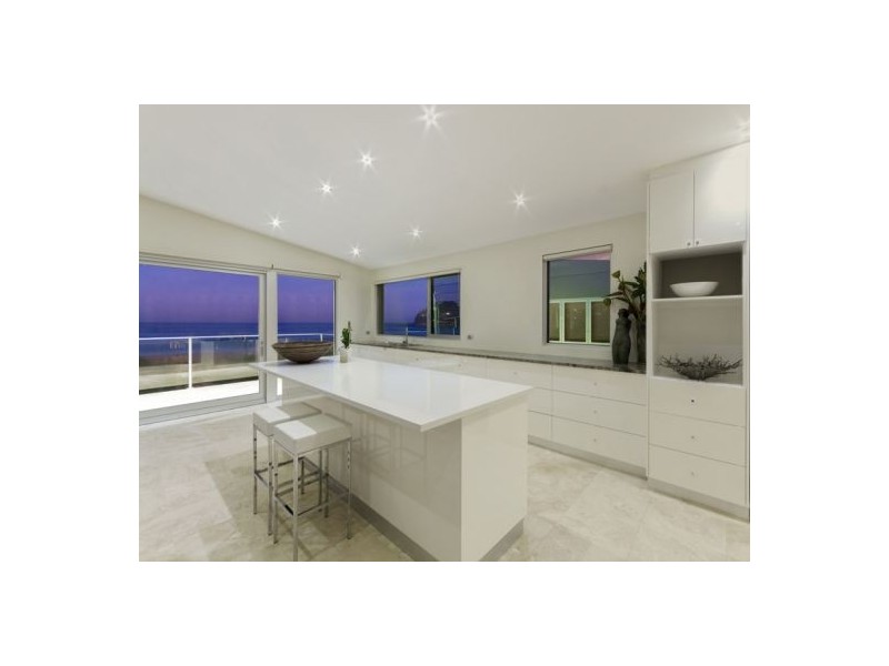 165 Avoca Drive, Avoca Beach NSW 2251