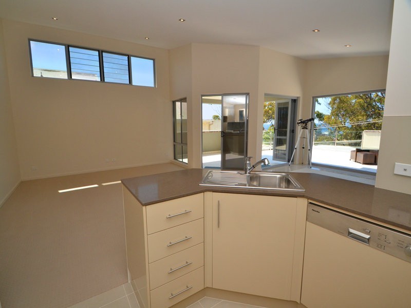 2/11 Hillcrest St, Terrigal NSW 2260