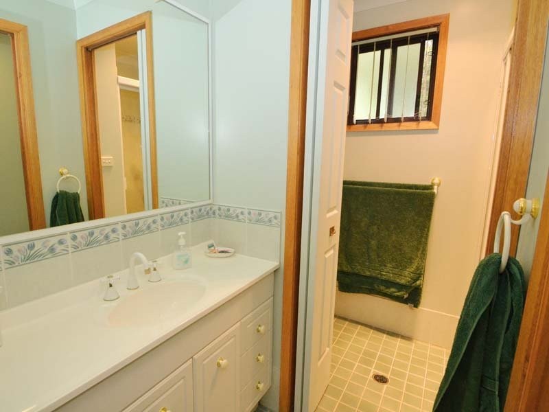 109 Lake Shore Dr, North Avoca NSW 2260