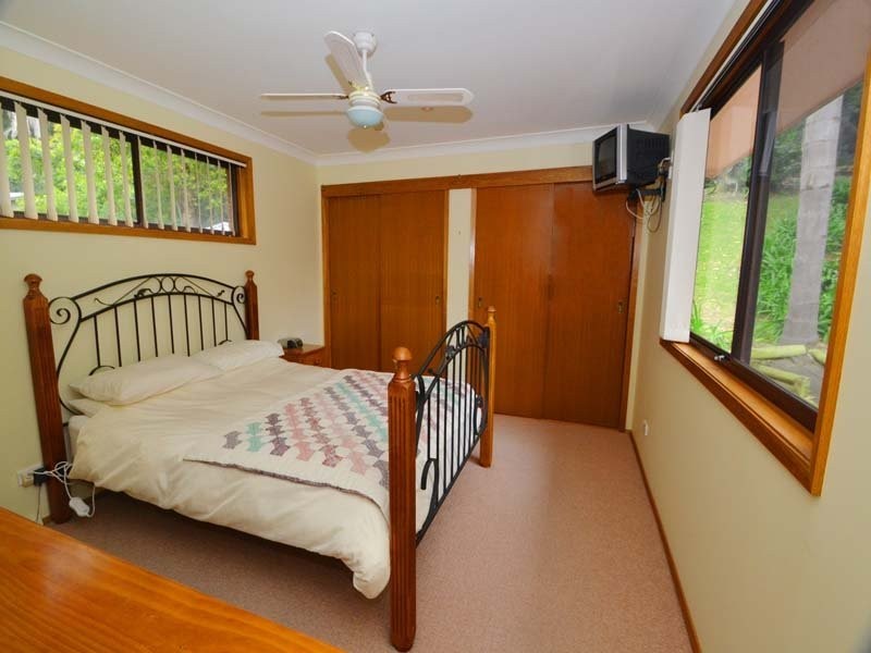 109 Lake Shore Dr, North Avoca NSW 2260