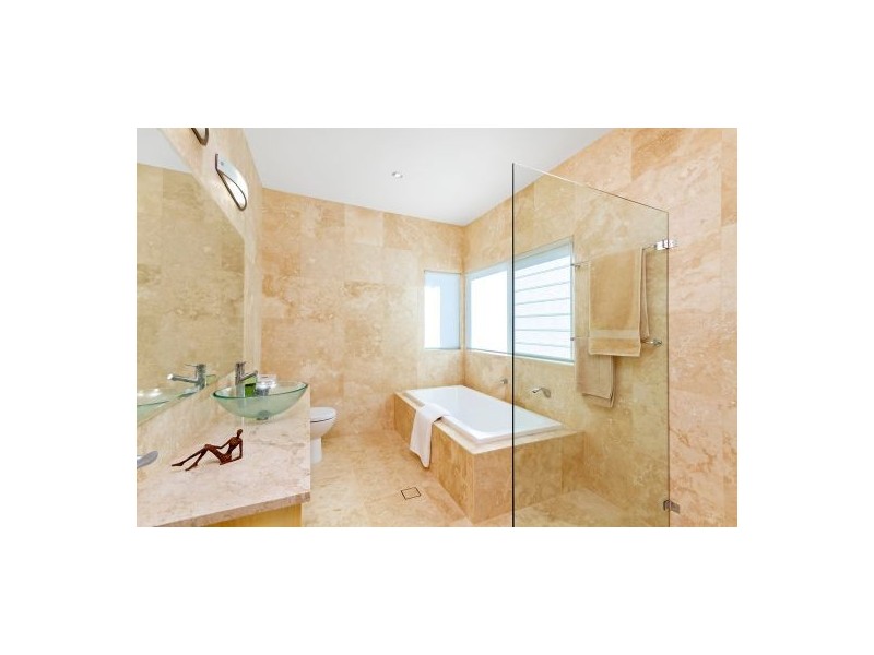 165 Avoca Drive, Avoca Beach NSW 2251