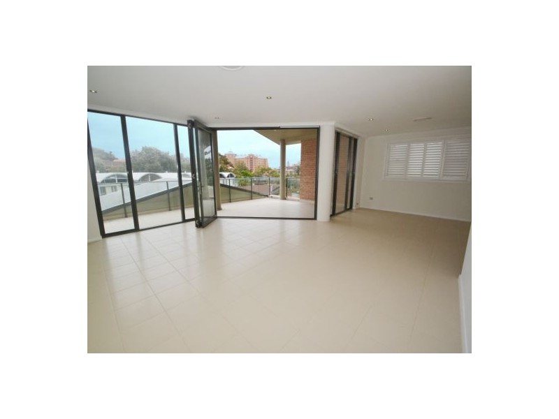 2/36 Boomerang Rd, Terrigal NSW 2260