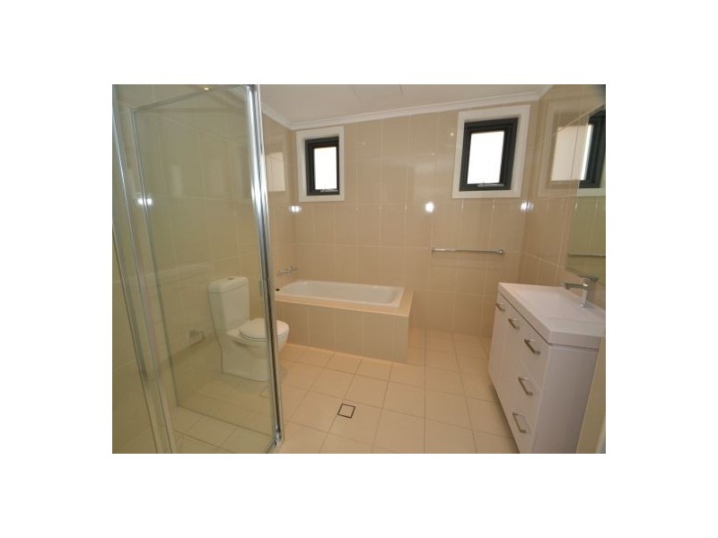 2/36 Boomerang Rd, Terrigal NSW 2260