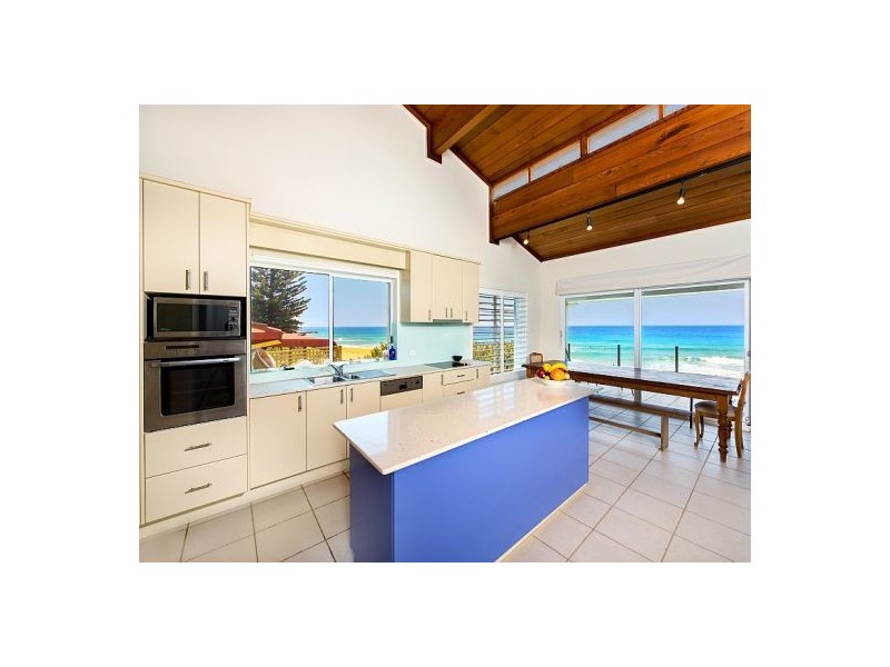 42 Ocean Street, North Avoca NSW 2260