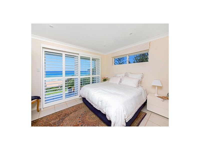 42 Ocean Street, North Avoca NSW 2260