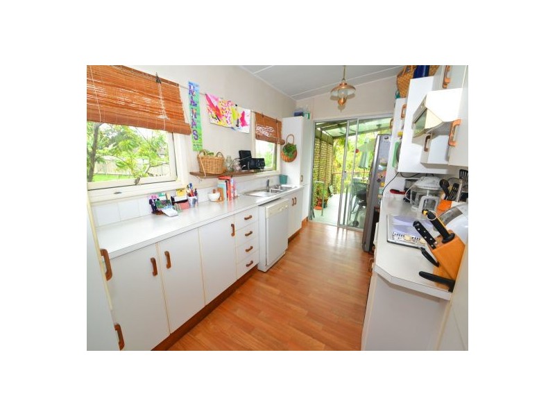 2 Holmes Rd, Terrigal NSW 2260