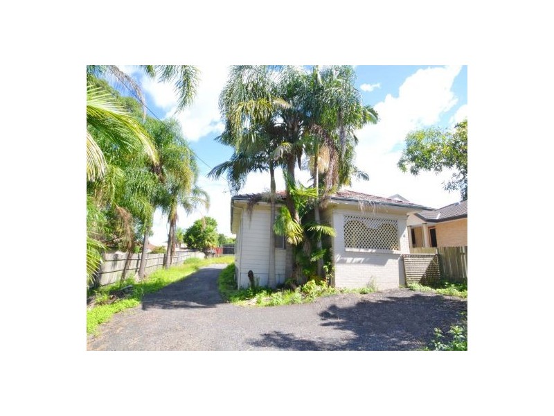 16 Henry Parry Drive, East Gosford NSW 2250