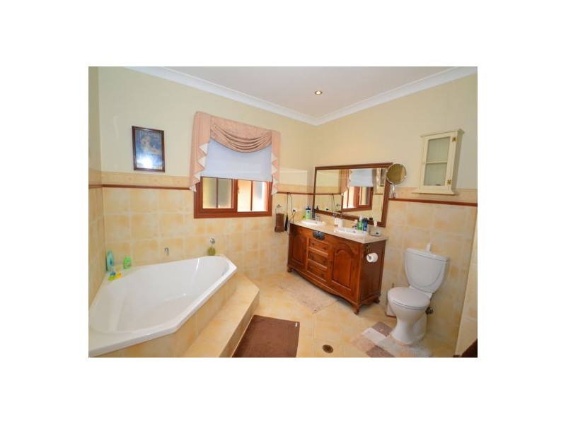 60 Bronzewing Drive, Erina NSW 2250