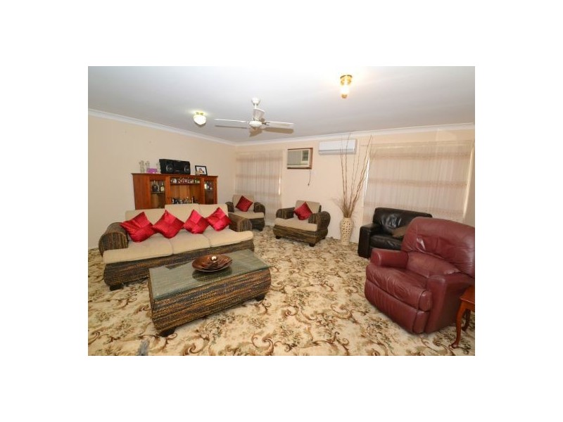 85 Wahroonga Rd, Kanwal NSW 2259