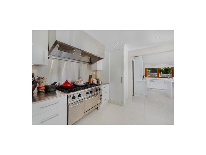 10 Mary Elizabeth Crescent, North Avoca NSW 2260