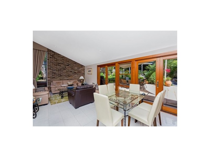 10 Mary Elizabeth Crescent, North Avoca NSW 2260