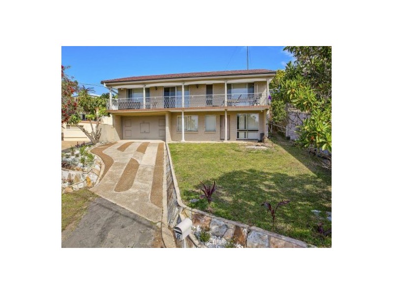 8 Smillie Ave, Terrigal NSW 2260