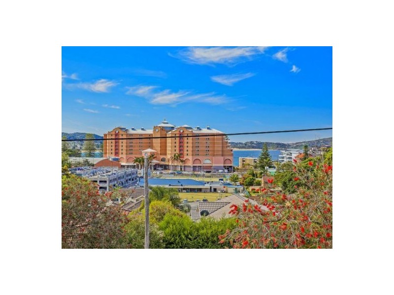 8 Smillie Ave, Terrigal NSW 2260