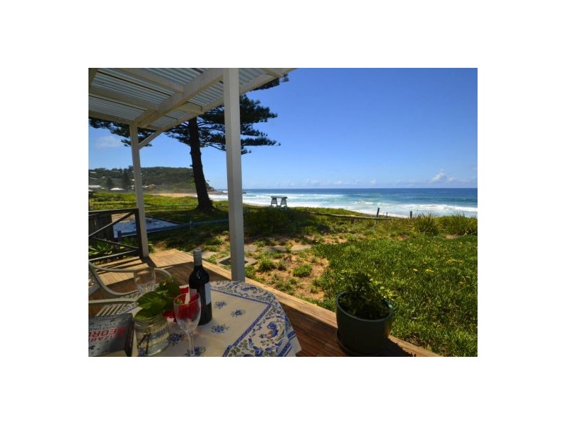10 North Avoca Pde, North Avoca NSW 2260