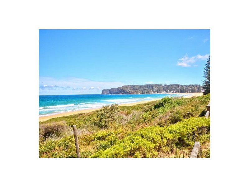 10 North Avoca Pde, North Avoca NSW 2260