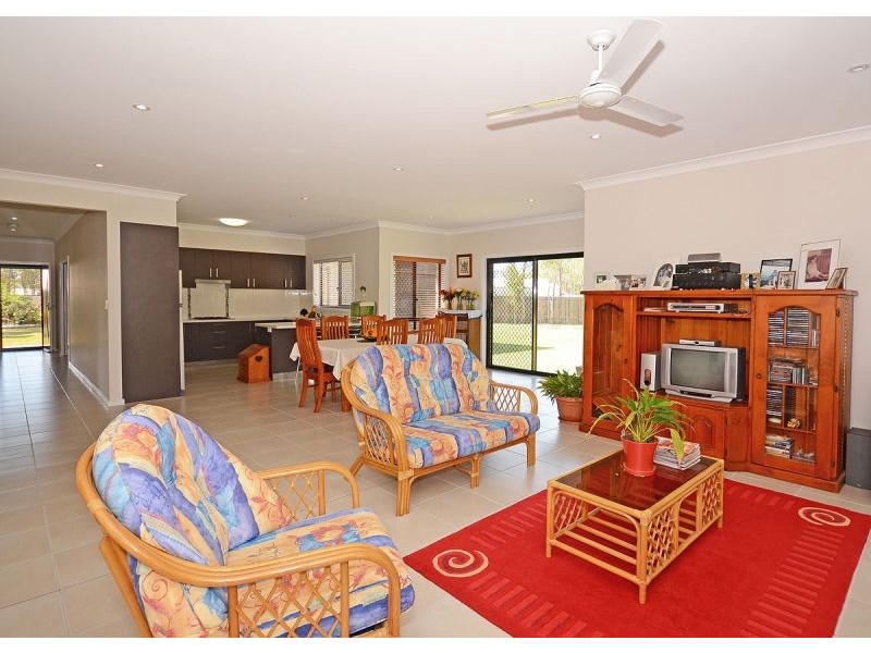 13 Heathland Avenue, Wondunna QLD 4655