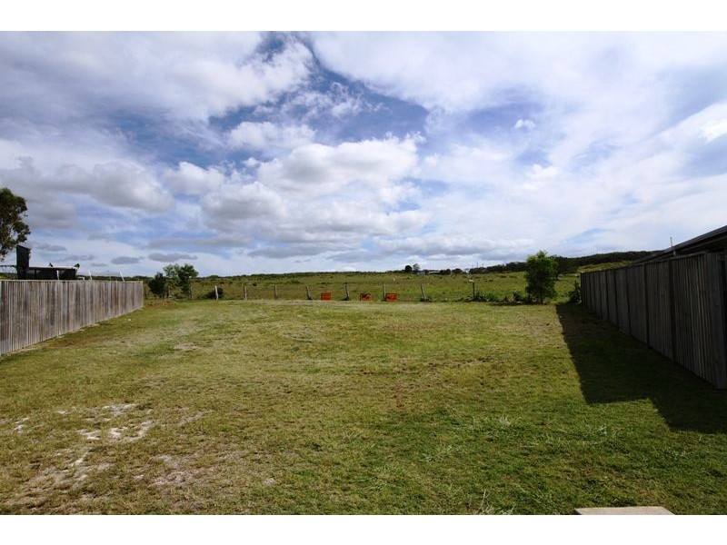 24 Bay Breeze Close, Wondunna QLD 4655