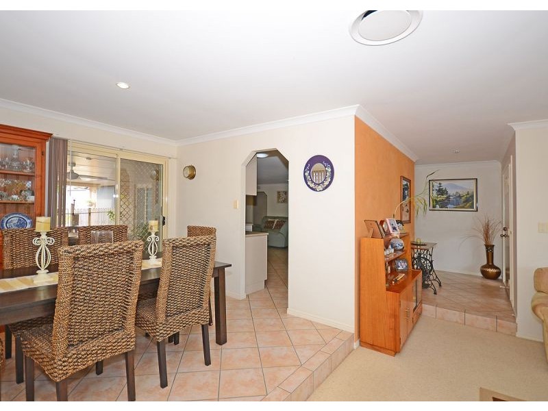 8 Delmo Court, Urraween QLD 4655
