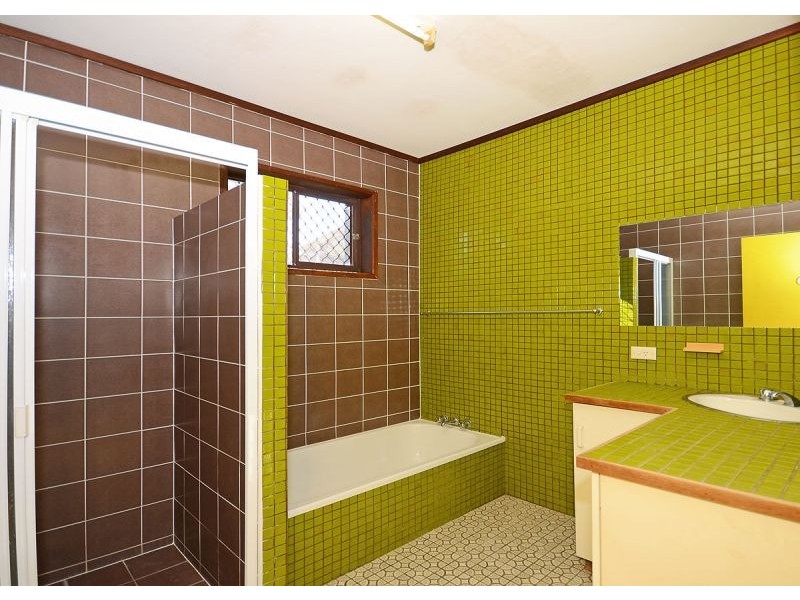 76 Miller Street, Urangan QLD 4655