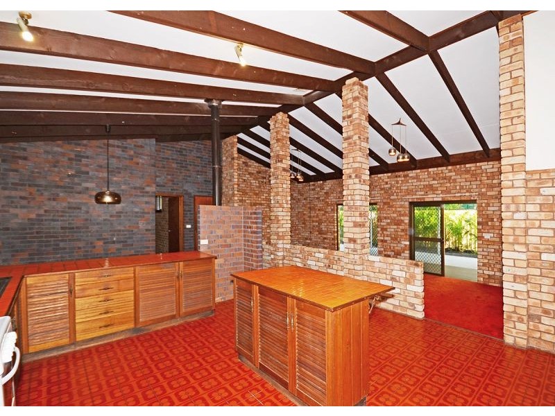 76 Miller Street, Urangan QLD 4655