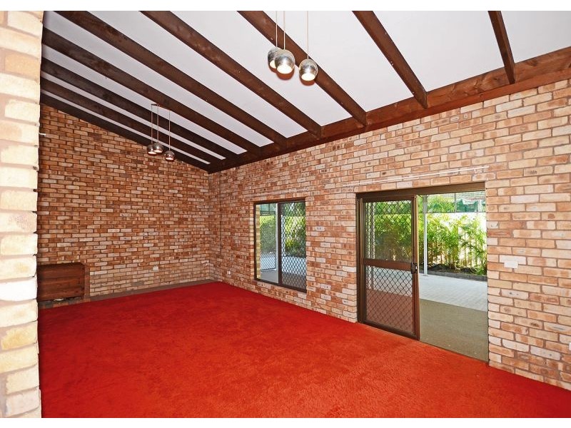 76 Miller Street, Urangan QLD 4655