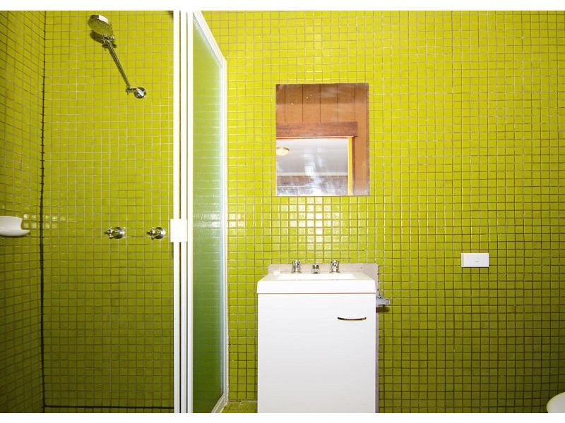 76 Miller Street, Urangan QLD 4655