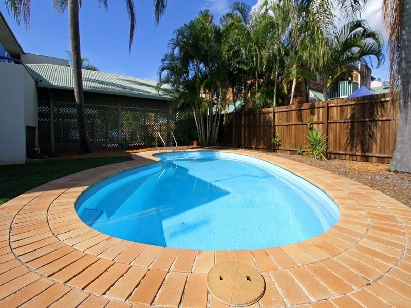 1/3 Beach Road, Pialba QLD 4655