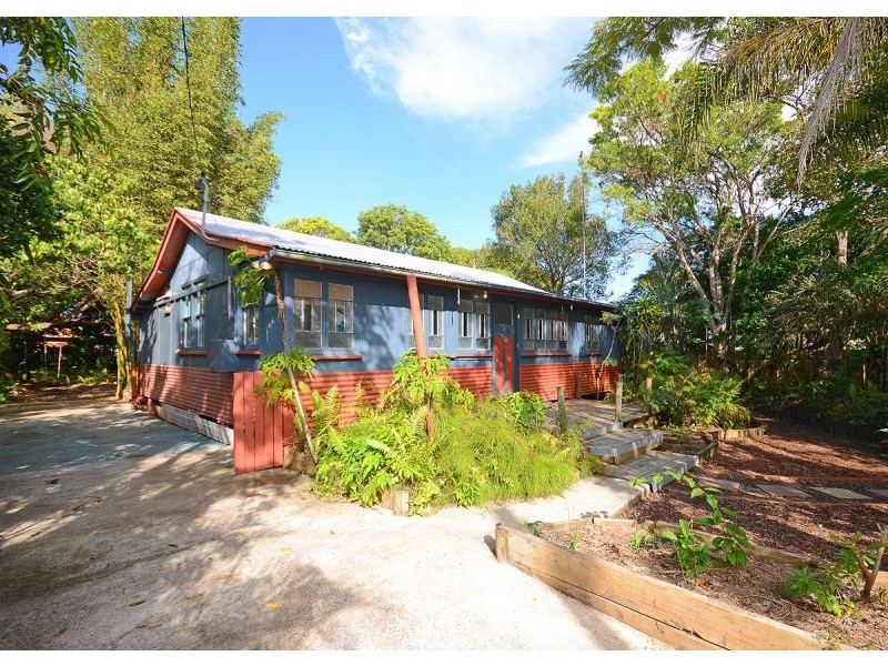 7 Hibiscus Street, Urangan QLD 4655