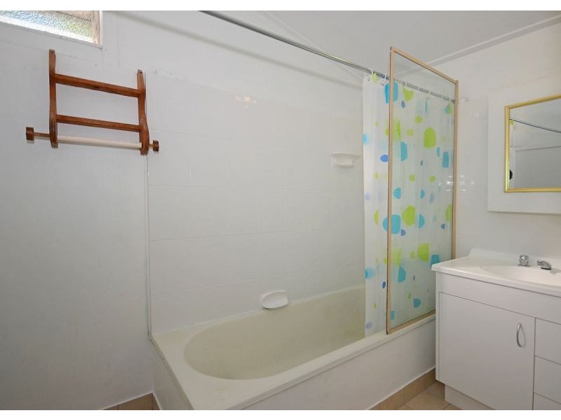 7 Hibiscus Street, Urangan QLD 4655