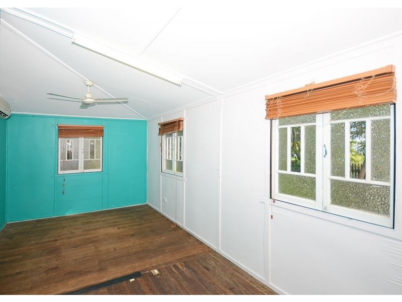 7 Hibiscus Street, Urangan QLD 4655