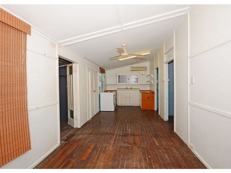 7 Hibiscus Street, Urangan QLD 4655