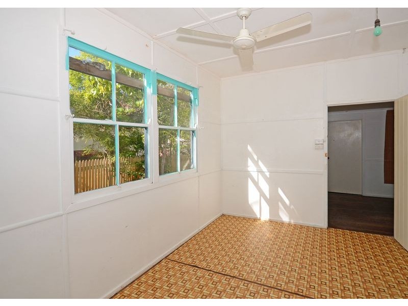 7 Hibiscus Street, Urangan QLD 4655